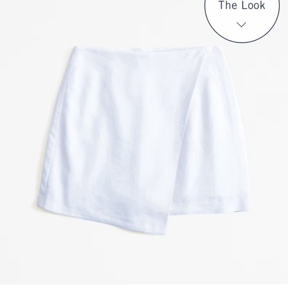 The A&F Scarlett Linen-Blend Wrap
Mini Skort